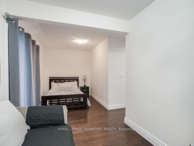 5 Ripon Rd  Toronto, M4B 1H8 | Image 11