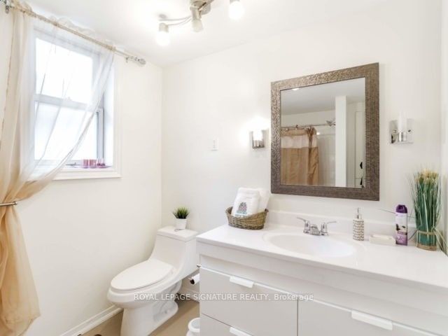 5 Ripon Rd  Toronto, M4B 1H8 | Image 13