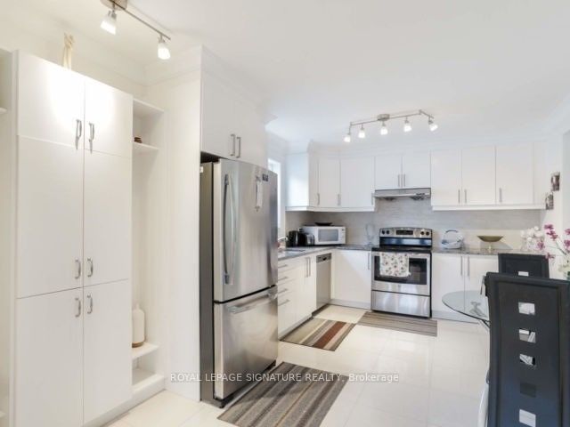 5 Ripon Rd  Toronto, M4B 1H8 | Image 9