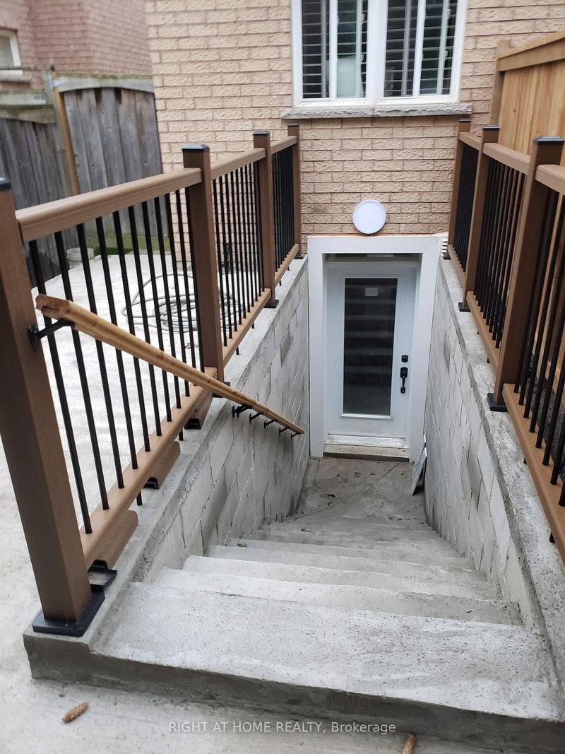 Baseent - 24 Weston Cres N, Ajax, L1T 0C7 | Image 2