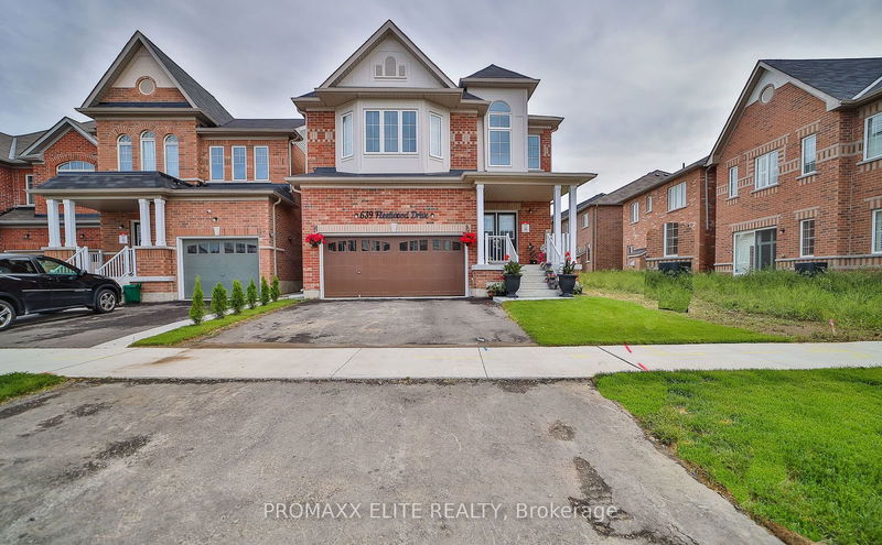 639 Fleetwood Dr  Oshawa, L1K 1A6 | Image 1