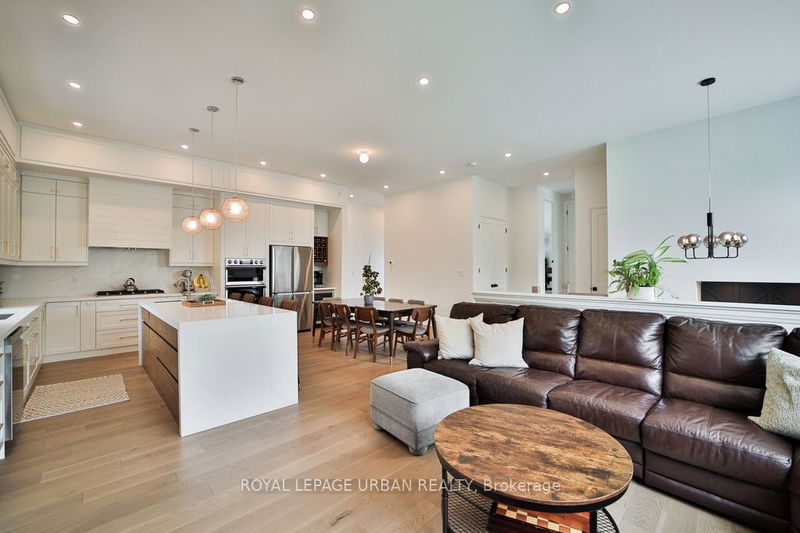 423 Friendship Ave  Toronto, M1C 2X8 | Image 3