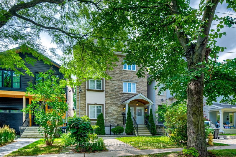 home for lease on 2-82 Rhodes Avenue