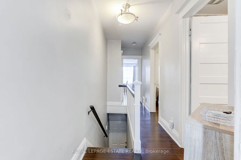 286 Coxwell Ave  Toronto, M4L 3B6 | Image 24