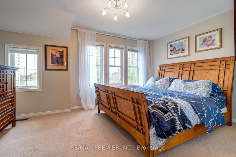 84 Harbourside Dr N Whitby, L1N 0H7 | Image 25