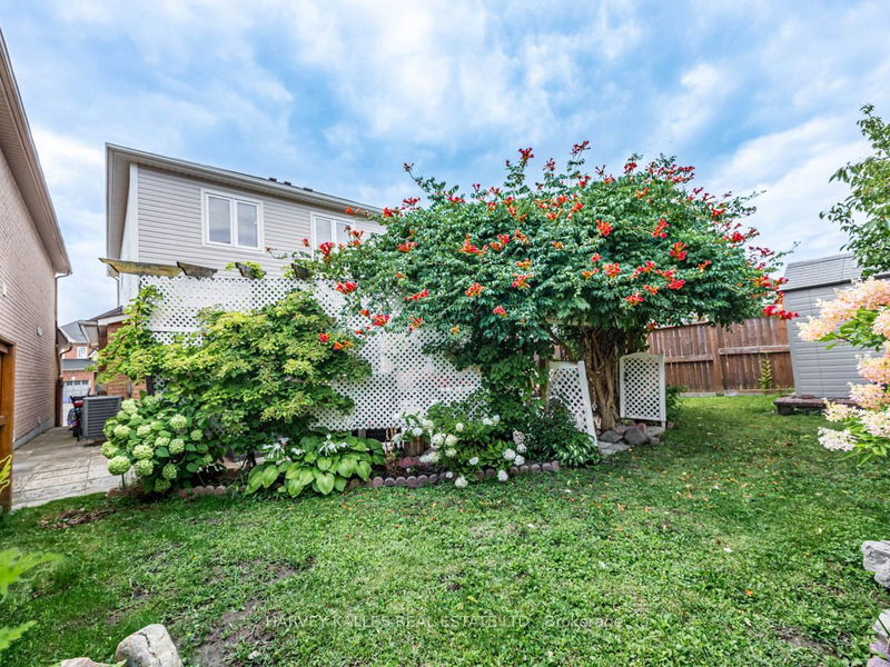 1352 Langley Circ  Oshawa, L1K 0E2 | Image 33