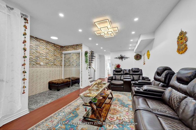 16 Chad Cres  Toronto, M1B 2Z6 | Image 9