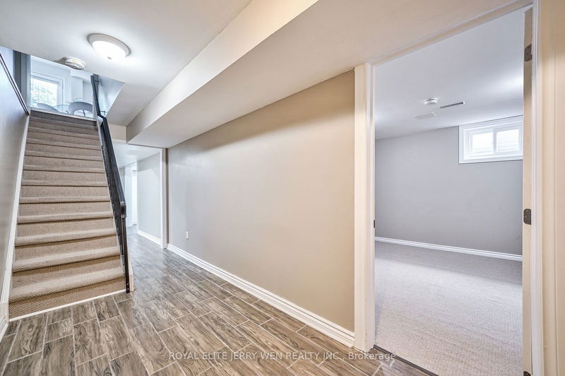 8 Deerfield Crt  Whitby, L1N 5V1 | Image 25