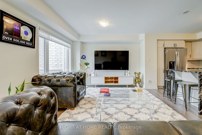 3353 Thunderbird Prom  Pickering, L1X 0N1 | Image 15