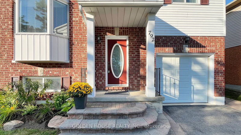 792 Beatrice St E Oshawa, L1K 2H7 | Image 4