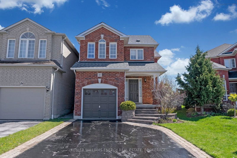 27 Tracey Crt  Whitby, L1R 3R3 | Image 2