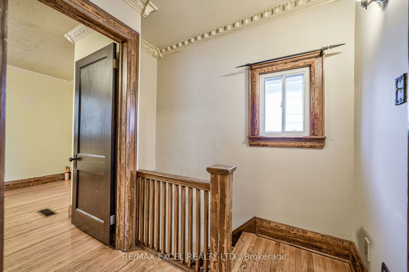 21 Savoy Ave  Toronto, M4C 2X4 | Image 20