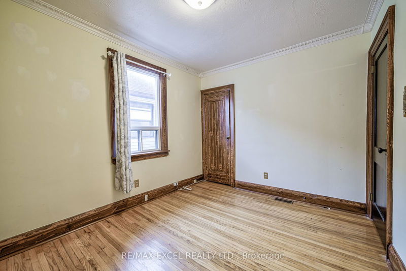 21 Savoy Ave  Toronto, M4C 2X4 | Image 22