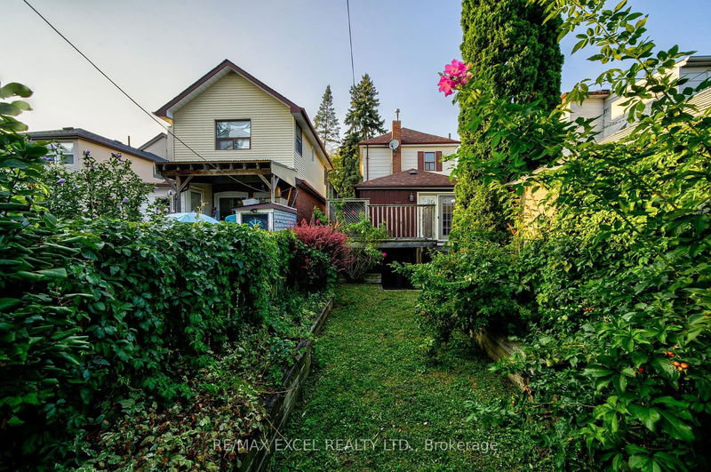 21 Savoy Ave  Toronto, M4C 2X4 | Image 36