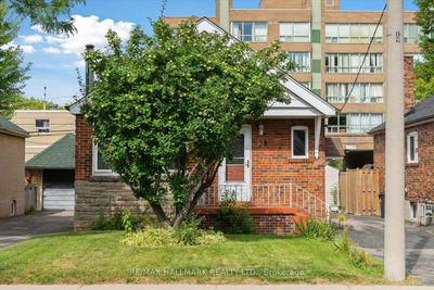 38 Westview Blvd  Toronto, M4B 3H8 | Image 1