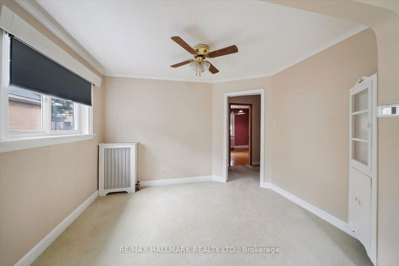 38 Westview Blvd  Toronto, M4B 3H8 | Image 11