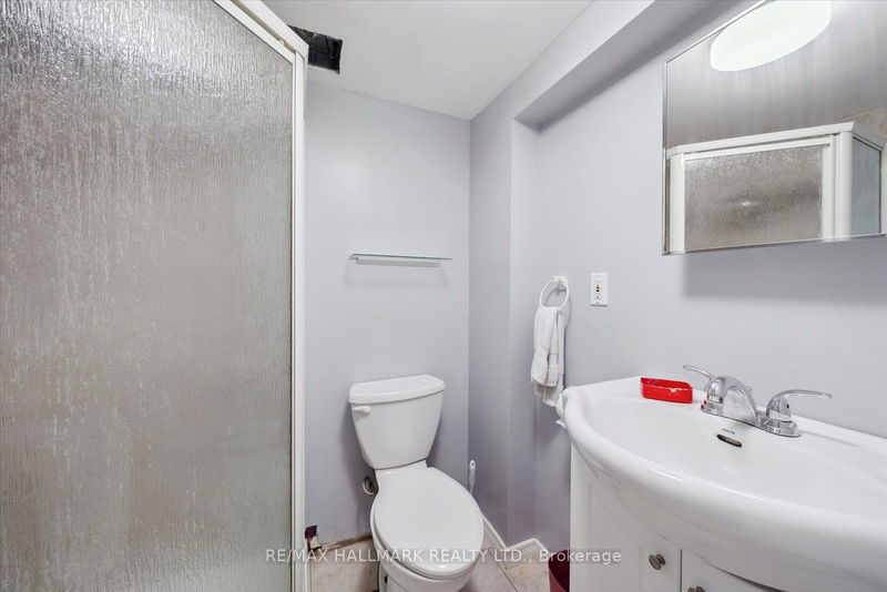 38 Westview Blvd  Toronto, M4B 3H8 | Image 31