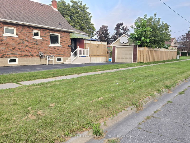 241 Annis St S Oshawa, L1H 3P8 | Image 2