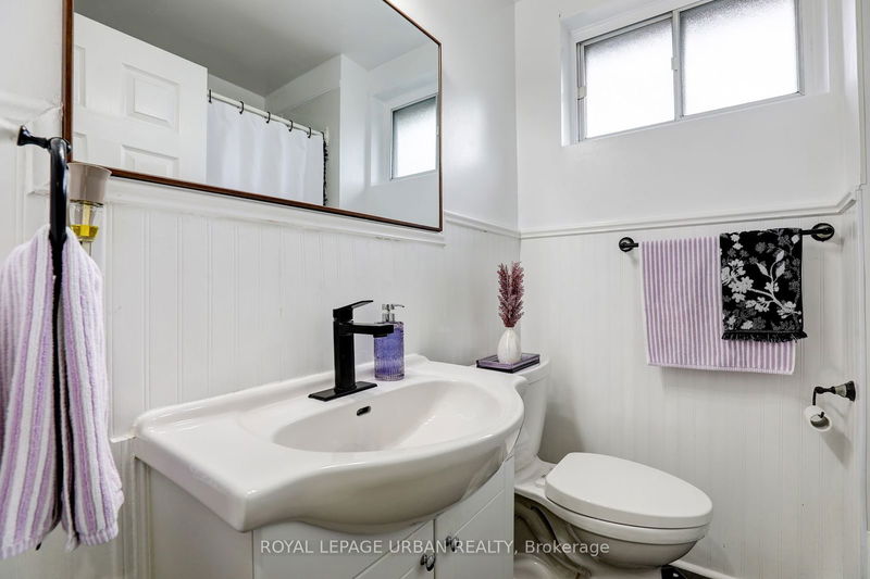 21 White Abbey Park  Toronto, M1R 4R3 | Image 17