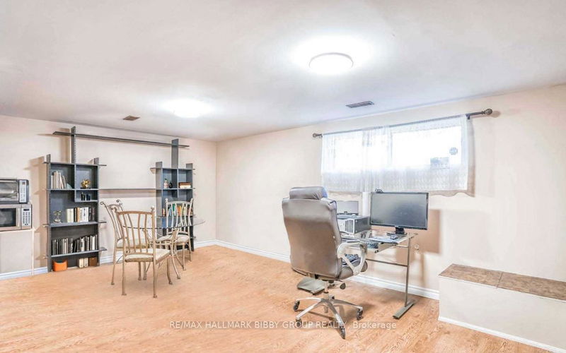 home for lease on Lower-114 Haileybury Drive