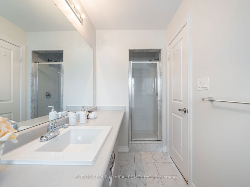 1369 Gull Crossing   Pickering, L1W 0B7 | Image 31