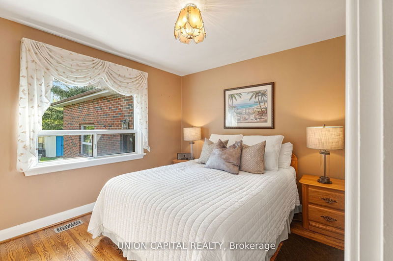 67 Wye Valley Rd  Toronto, M1P 2A7 | Image 19