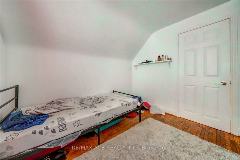 81 Scarborough Heights Blvd  Toronto, M1M 2V5 | Image 7