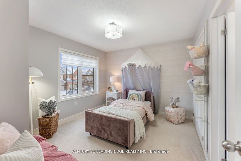 2397 Dress Circle Cres E Oshawa, L1L 0L9 | Image 22