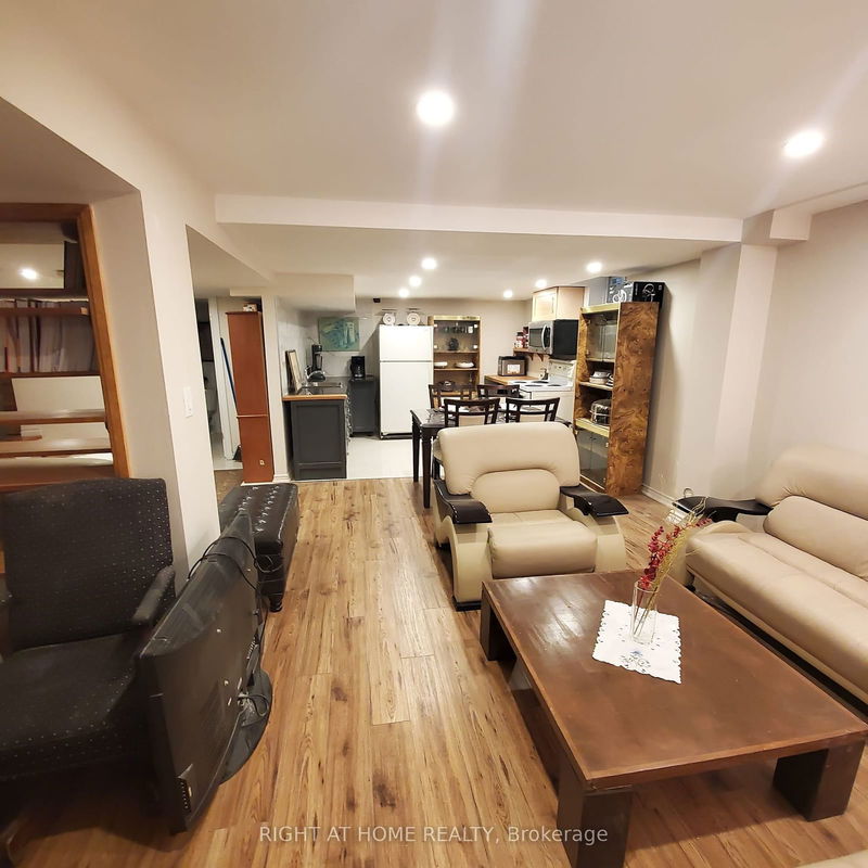 home for lease on BSMT-68 Carl Crescent W