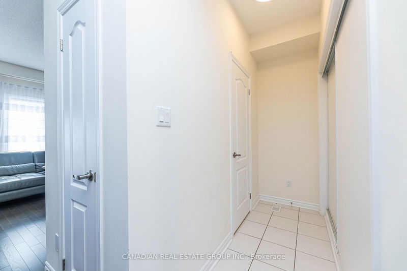 18 Ferris Sq  Clarington, L1E 0J2 | Image 16