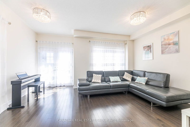 18 Ferris Sq  Clarington, L1E 0J2 | Image 20