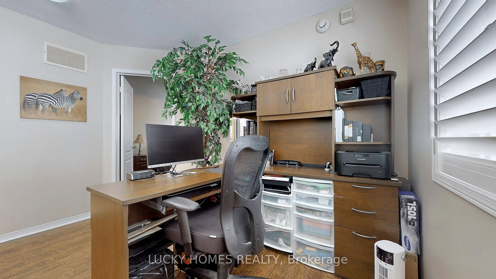 Listing Image 20