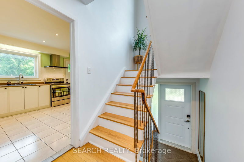 137 Leyton Ave  Toronto, M1L 3V3 | Image 18