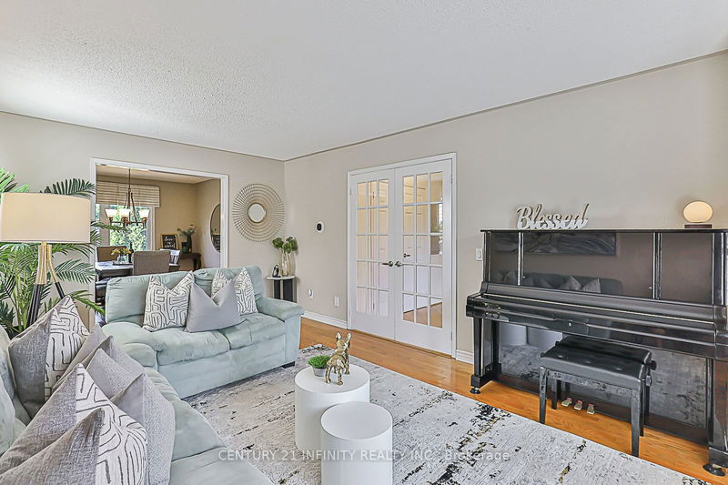 1812 Fernam St  Pickering, L1V 4Y8 | Image 8