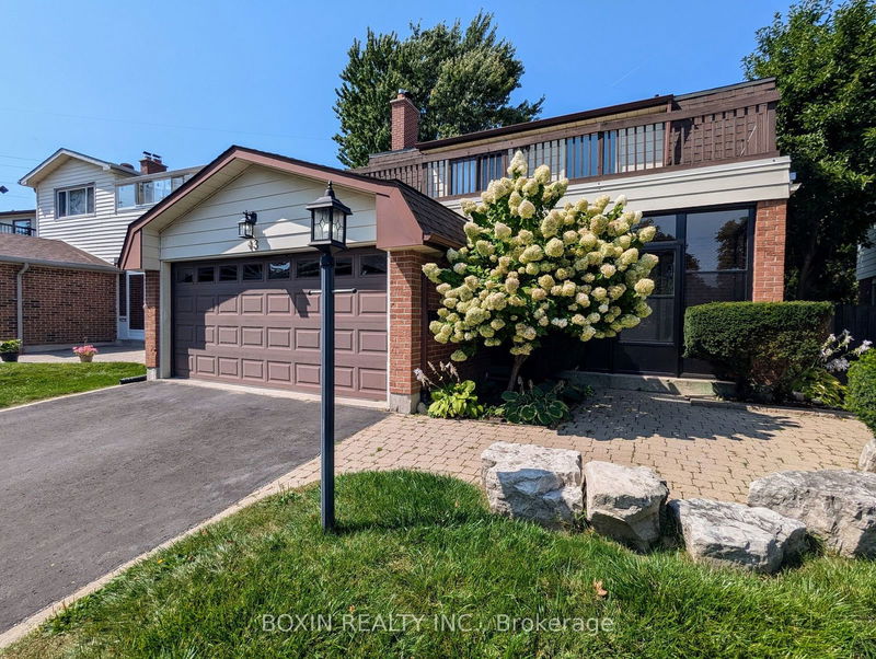 home for lease on 43 Huntsmill Boulevard