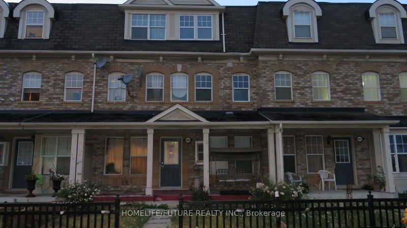 home for lease on 2-8862 Sheppard Avenue E