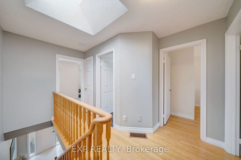 18 Westlake Cres  Toronto, M4C 2X2 | Image 15