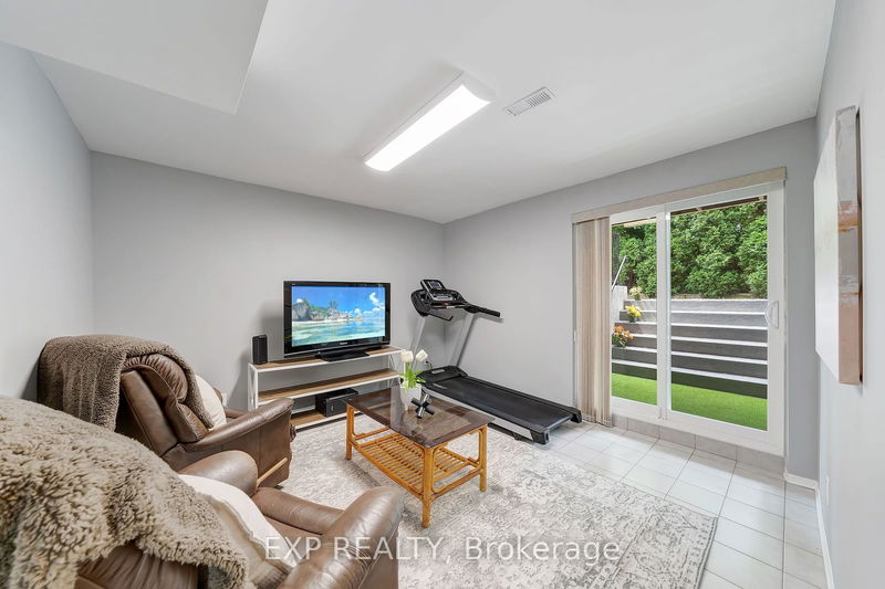 18 Westlake Cres  Toronto, M4C 2X2 | Image 25