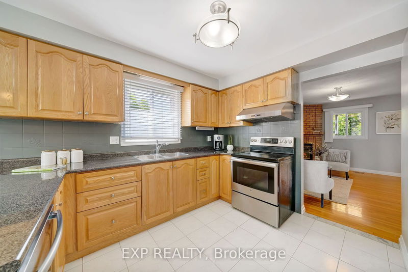 18 Westlake Cres  Toronto, M4C 2X2 | Image 5