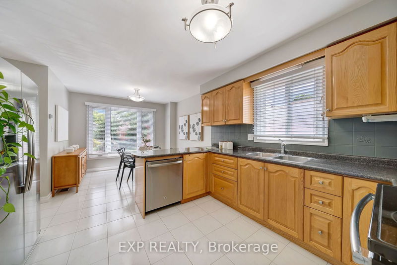 18 Westlake Cres  Toronto, M4C 2X2 | Image 7