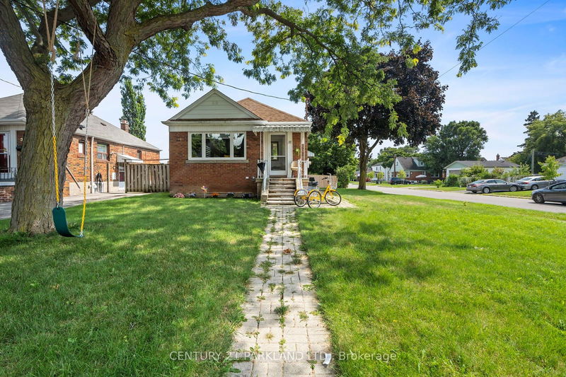 home for lease on BSMT-35 Princemere Crescent