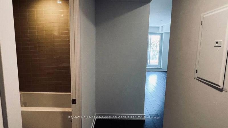  431 - 150 Logan Ave  Toronto, M4M 0E4 | Image 3