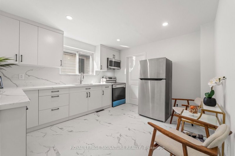 94 Meighen Ave, Toronto, M4B 2H7 | Image 2