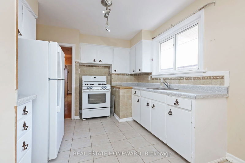 48 Southampton Dr  Toronto, M1K 4V7 | Image 7