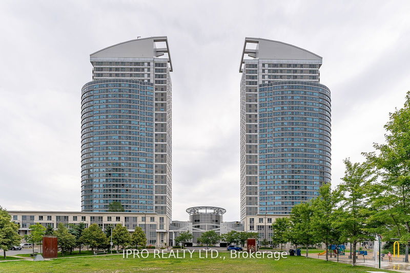 home for lease on 1012-38 Lee Centre Drive