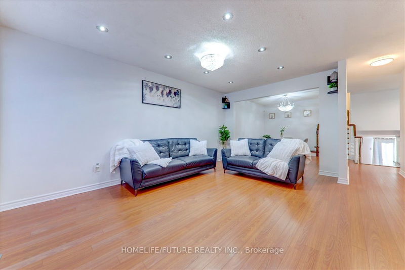 26 Boxdene Ave  Toronto, M1V 3E2 | Image 5