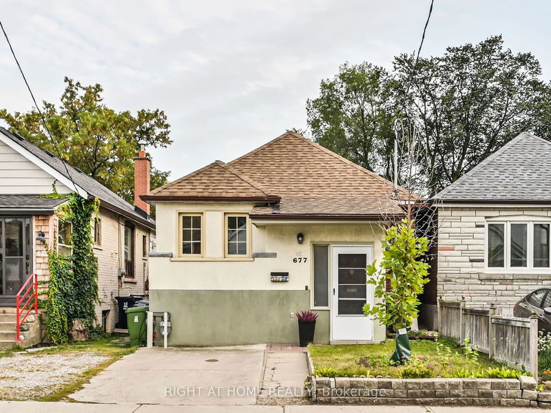 home for lease on Upper-677 Mortimer Avenue