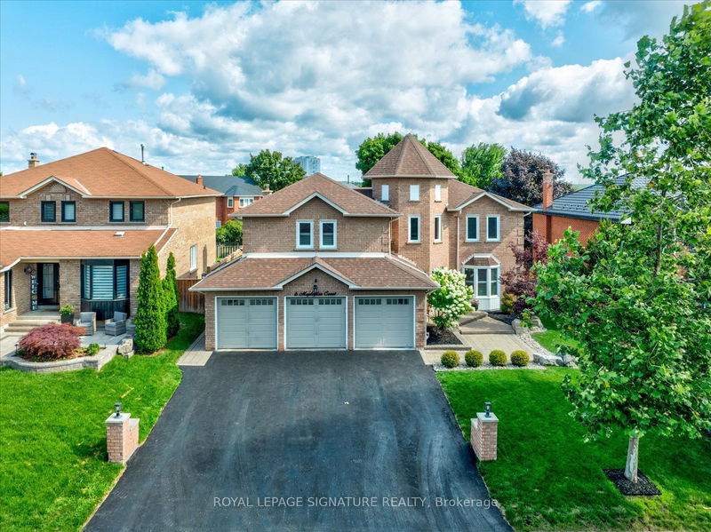 6 Mapleglen Crt  Whitby, L1E 1T7 | Image 3