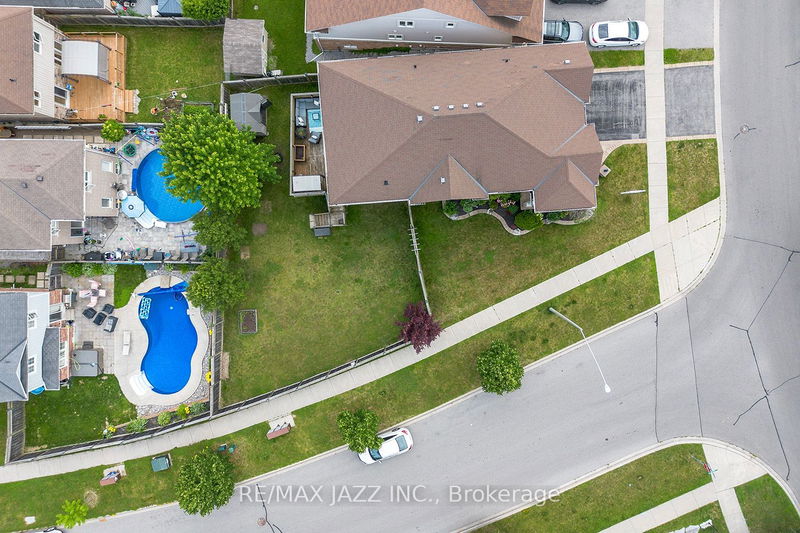 217 Glenabbey Dr  Clarington, L1E 0C4 | Image 36