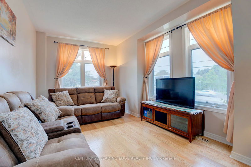 65 Mcnab Blvd  Toronto, M1M 2W6 | Image 4